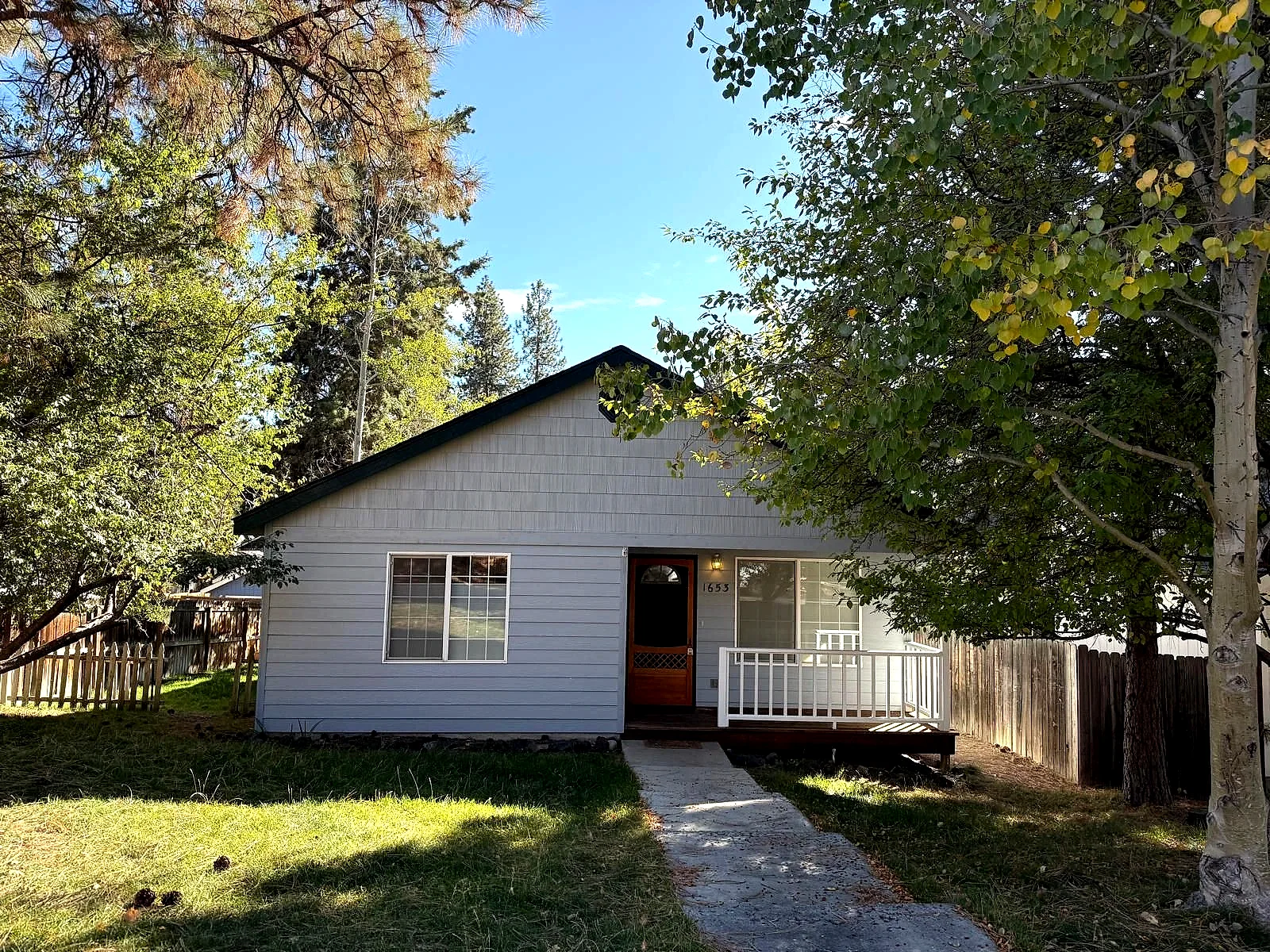 1653 NW Fresno Ave