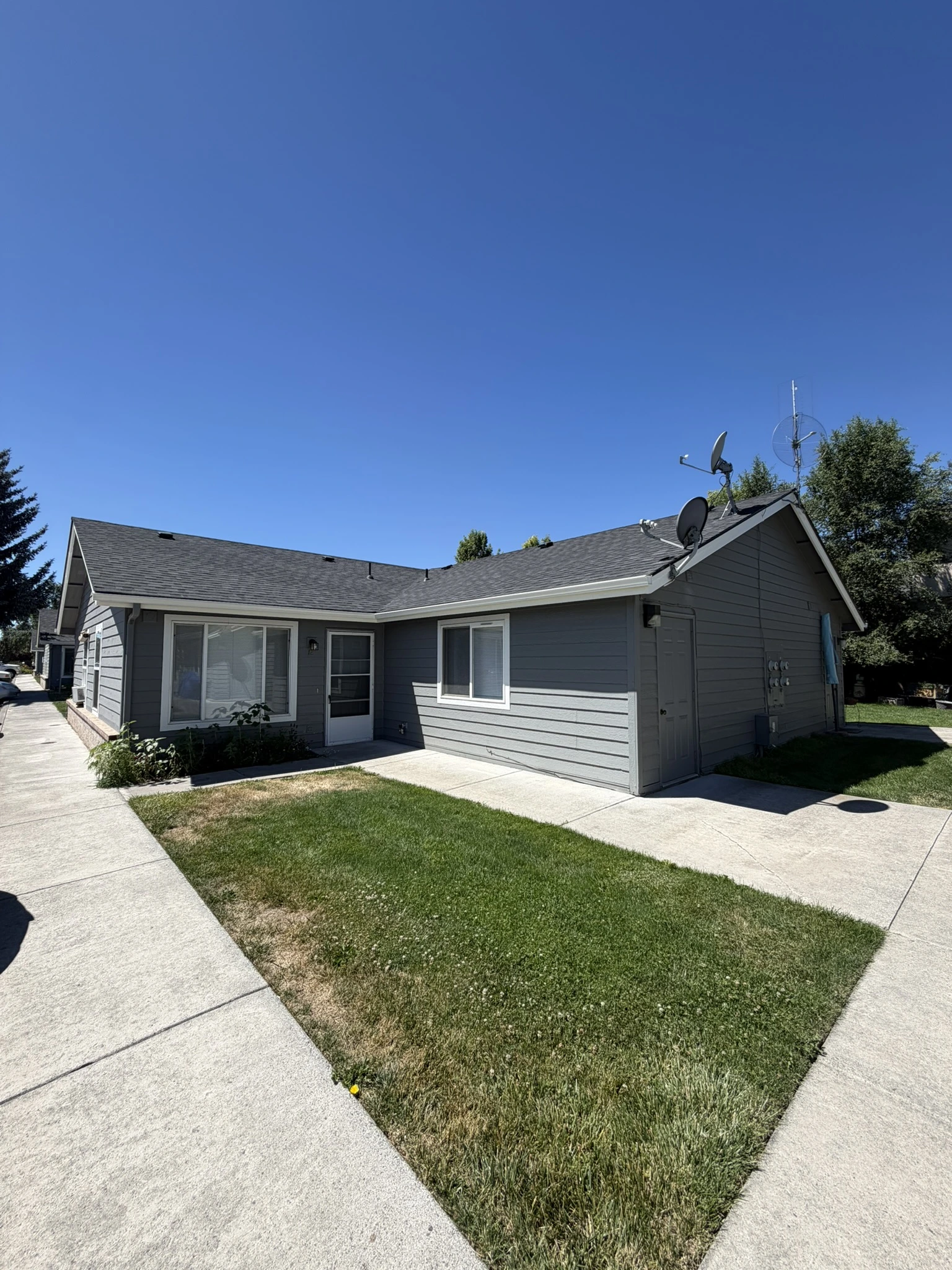 2001 SW Salmon Ave #12